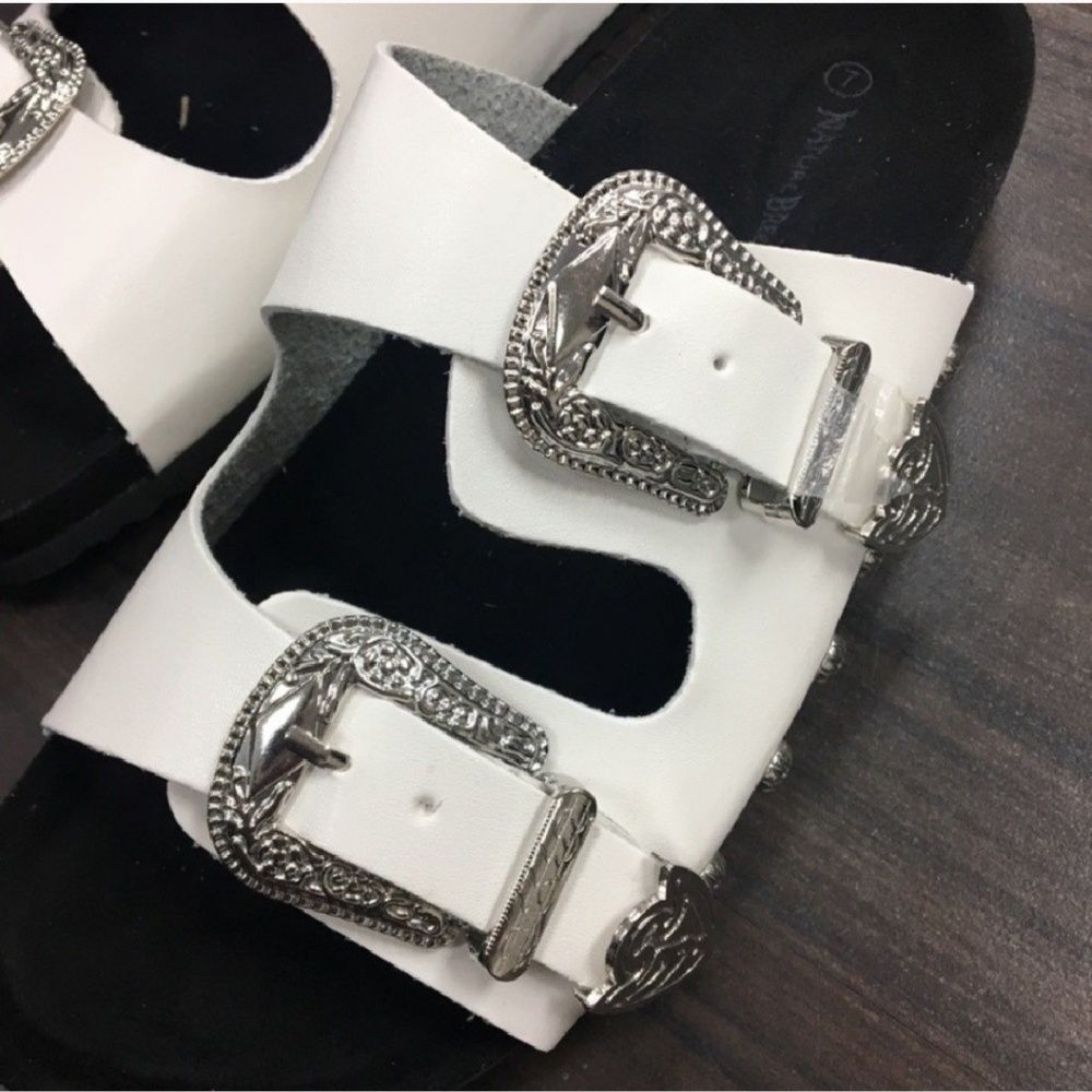 White silver buckle sandals - Picture 4 of 4